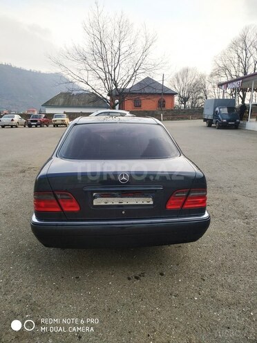 Mercedes E 230 1997, 420,000 km - 2.3 l - Astara