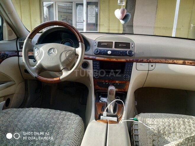 Mercedes E 240 2005, 298,000 km - 2.6 л - Bakı