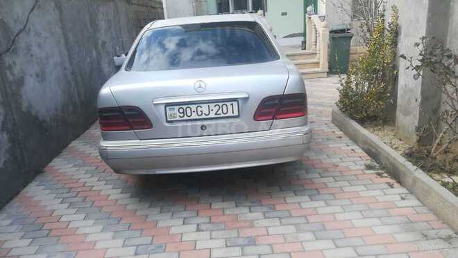 Mercedes E 220 2001, 555,000 km - 2.2 л - Bakı