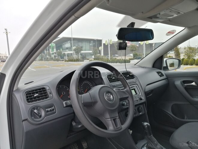 Volkswagen Polo 2015, 154,000 km - 1.6 l - Bakı