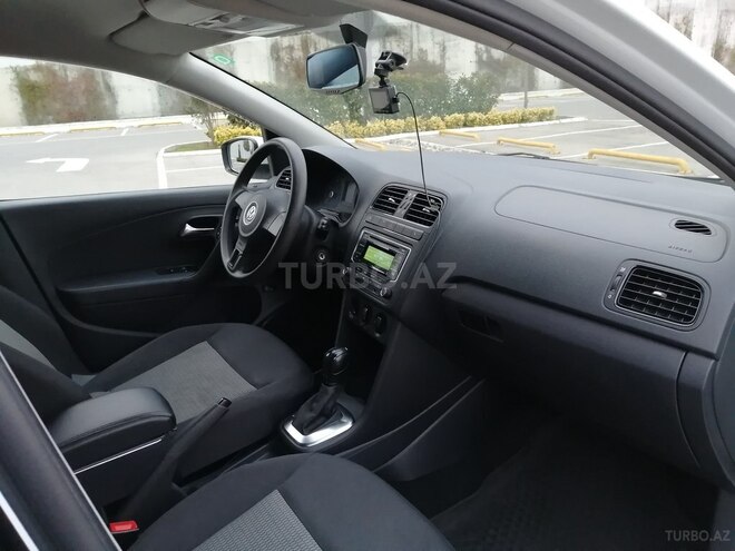 Volkswagen Polo 2015, 154,000 km - 1.6 l - Bakı