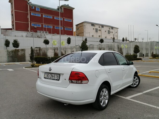 Volkswagen Polo 2015, 154,000 km - 1.6 l - Bakı