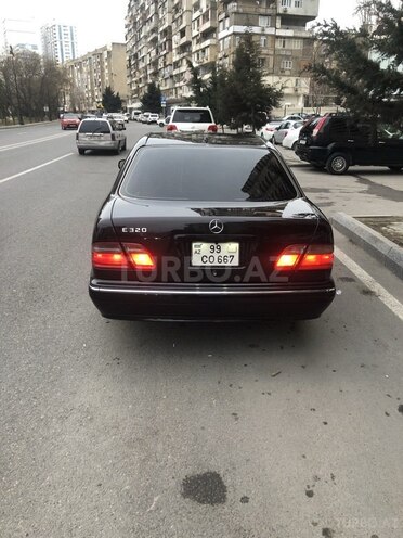 Mercedes E 320 2002, 380,000 km - 3.2 l - Bakı