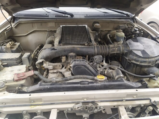 Toyota Surf 1996, 300,000 km - 3.0 л - Quba