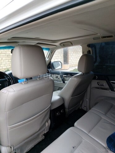 Mitsubishi Pajero 2009, 140,000 km - 3.0 л - Sumqayıt