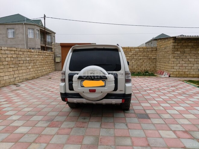 Mitsubishi Pajero 2009, 140,000 km - 3.0 л - Sumqayıt