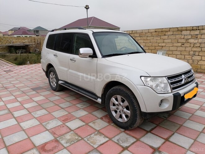 Mitsubishi Pajero 2009, 140,000 km - 3.0 л - Sumqayıt