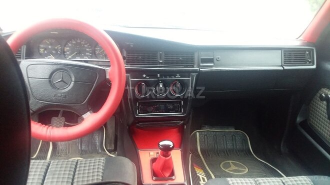 Mercedes 190 1993, 235,000 km - 1.8 л - Sumqayıt