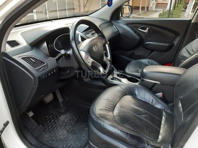 Hyundai ix35 2010, 150,000 km - 2.4 l - Salyan