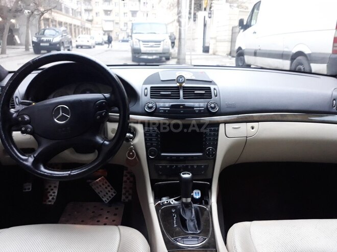 Mercedes E 240 2003, 298,500 km - 2.6 l - Bakı