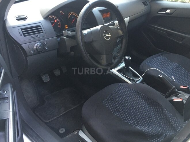 Opel Astra 2010, 136,000 km - 1.4 l - Bakı