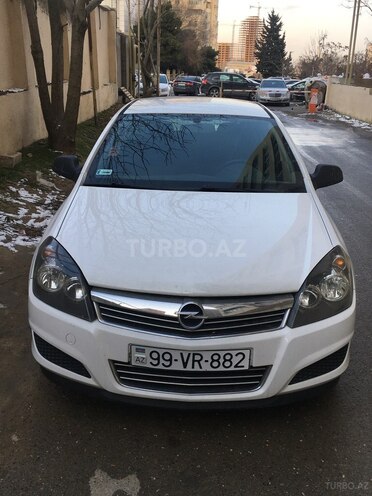 Opel Astra 2010, 136,000 km - 1.4 l - Bakı