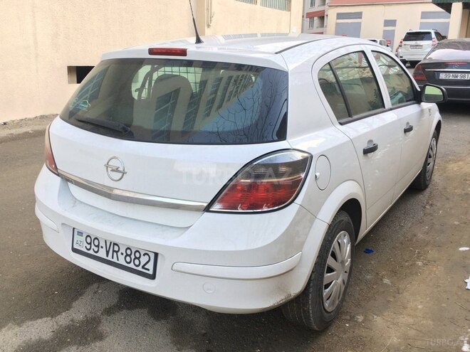 Opel Astra 2010, 136,000 km - 1.4 l - Bakı