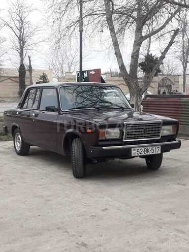 LADA (VAZ) 2107 2006, 180,000 km - 1.6 l - Salyan