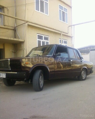 LADA (VAZ) 2107 2006, 180,000 km - 1.6 l - Salyan