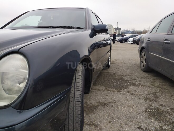 Mercedes E 220 2000, 310,000 km - 2.2 л - Bakı