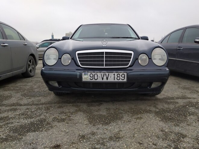 Mercedes E 220 2000, 310,000 km - 2.2 л - Bakı