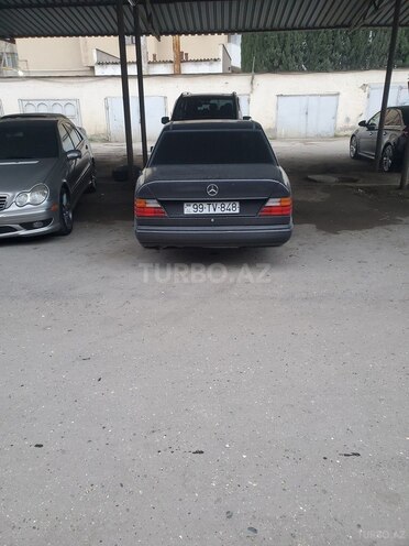 Mercedes E 230 1986, 263,316 km - 2.3 л - Bakı
