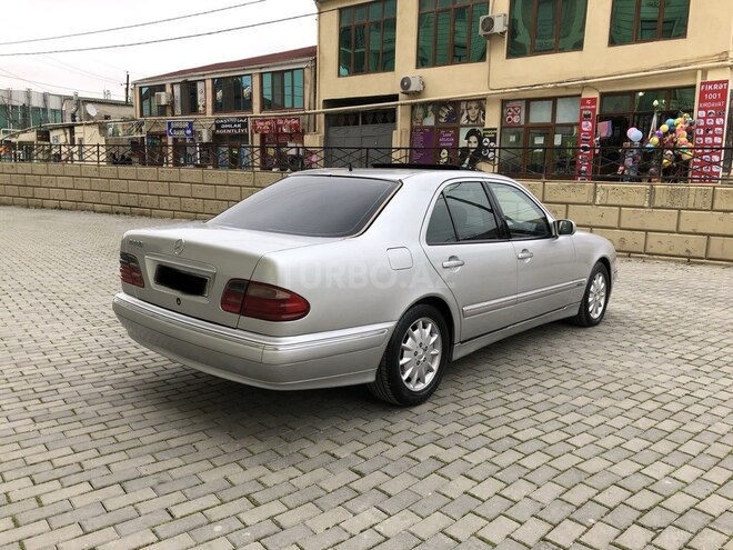 Mercedes E 240 2000, 185,300 km - 2.4 l - Bakı