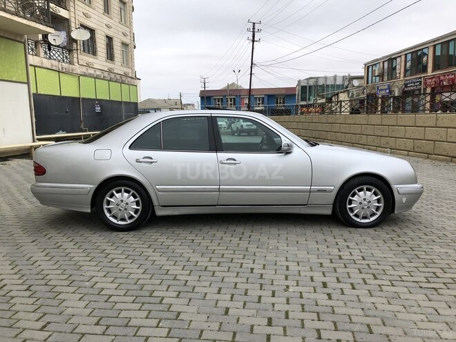 Mercedes E 240 2000, 185,300 km - 2.4 l - Bakı