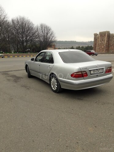Mercedes E 260 2000, 234,766 km - 2.6 l - Tovuz