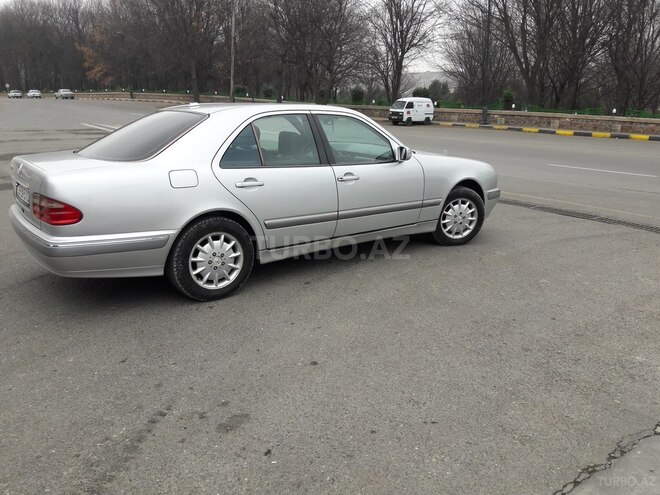 Mercedes E 260 2000, 234,766 km - 2.6 l - Tovuz