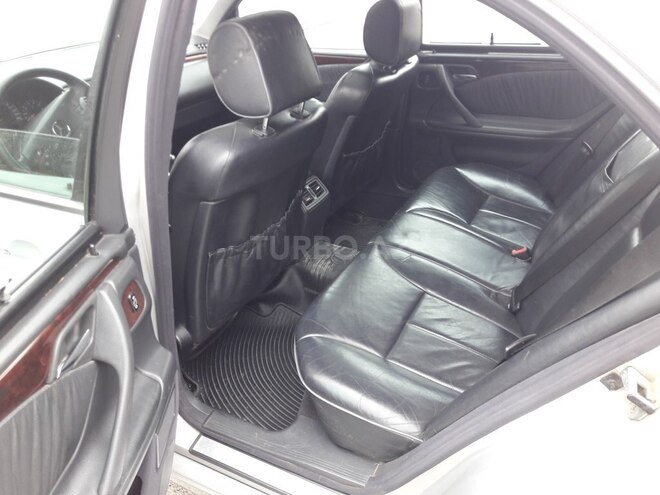 Mercedes E 260 2000, 234,766 km - 2.6 l - Tovuz