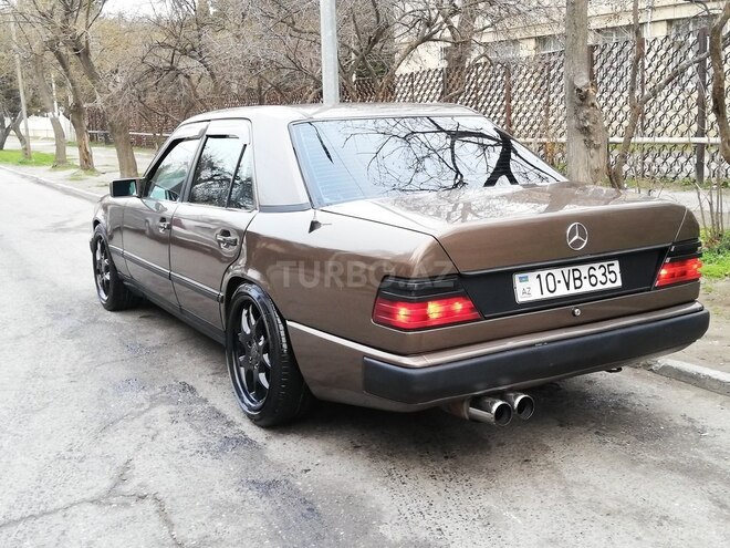 Mercedes E 230 1988, 331,268 km - 2.3 л - Bakı