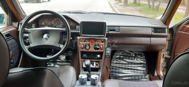 Mercedes E 230 1988, 331,268 km - 2.3 л - Bakı