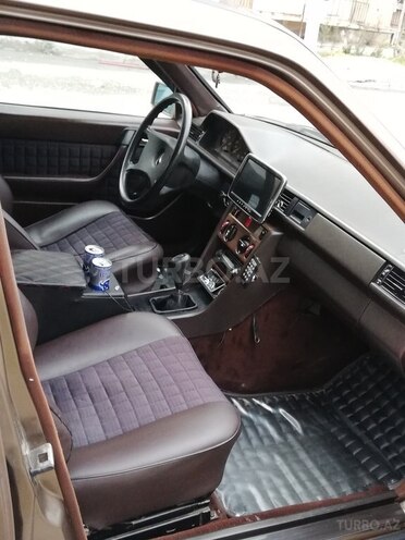 Mercedes E 230 1988, 331,268 km - 2.3 л - Bakı