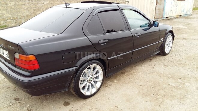 BMW 318 1994, 351,000 km - 1.6 l - Bakı