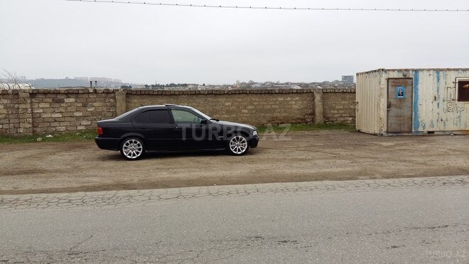 BMW 318 1994, 351,000 km - 1.6 l - Bakı