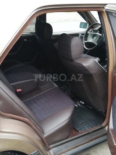 Mercedes E 230 1988, 331,268 km - 2.3 л - Bakı
