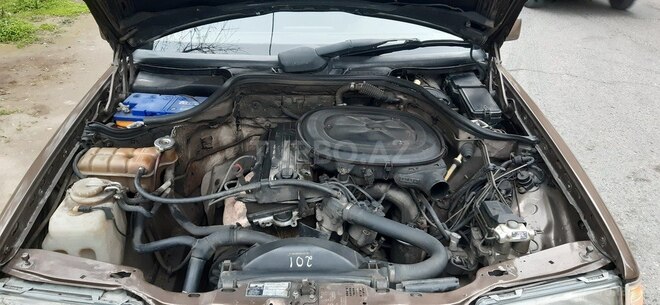 Mercedes E 230 1988, 331,268 km - 2.3 л - Bakı