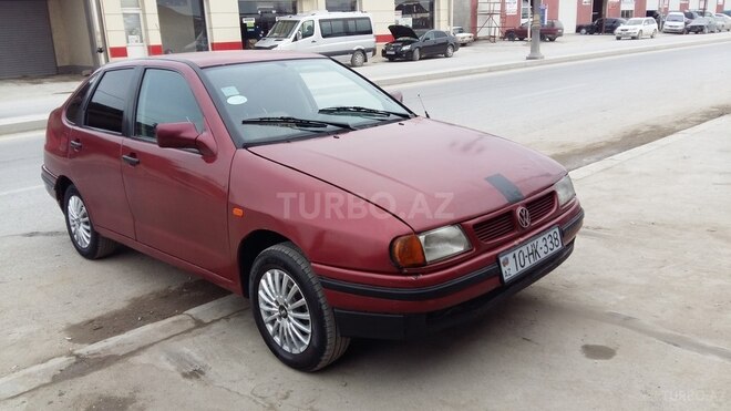 Volkswagen Polo 1995, 327,000 km - 1.6 л - Bakı