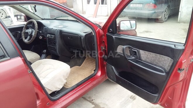 Volkswagen Polo 1995, 327,000 km - 1.6 л - Bakı