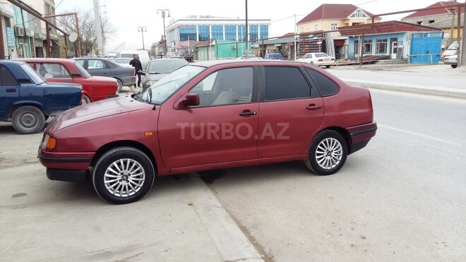 Volkswagen Polo 1995, 327,000 km - 1.6 л - Bakı