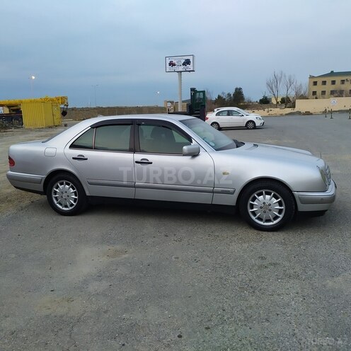 Mercedes E 240 1998, 157,000 km - 2.4 l - Bakı