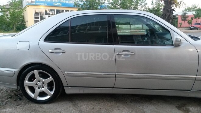 Mercedes E 240 2001, 176,000 km - 2.6 l - Masallı