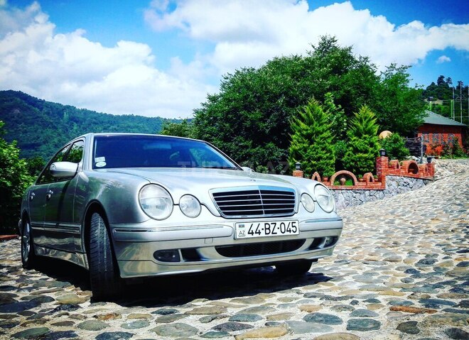 Mercedes E 240 2001, 176,000 km - 2.6 l - Masallı