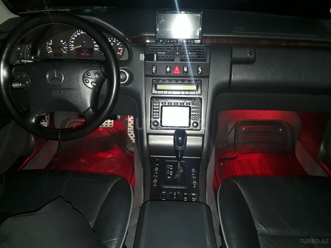 Mercedes E 240 2001, 176,000 km - 2.6 l - Masallı