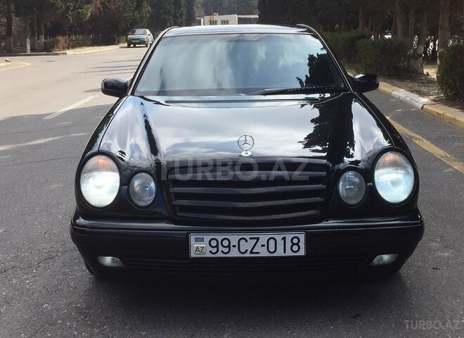 Mercedes E 240 1999, 319,000 km - 2.4 l - Sumqayıt