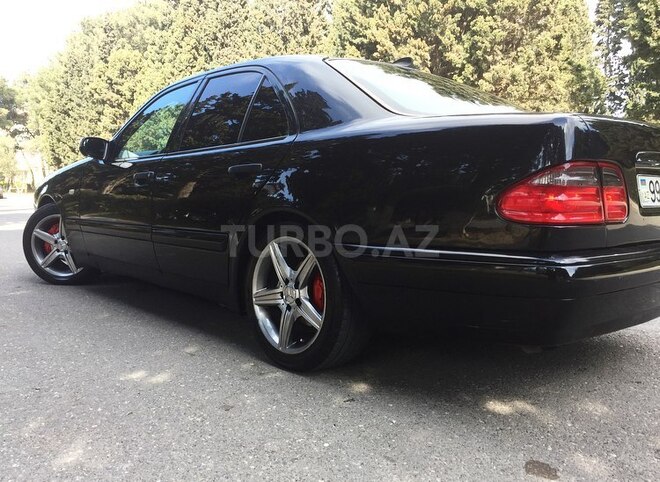 Mercedes E 240 1999, 319,000 km - 2.4 l - Sumqayıt