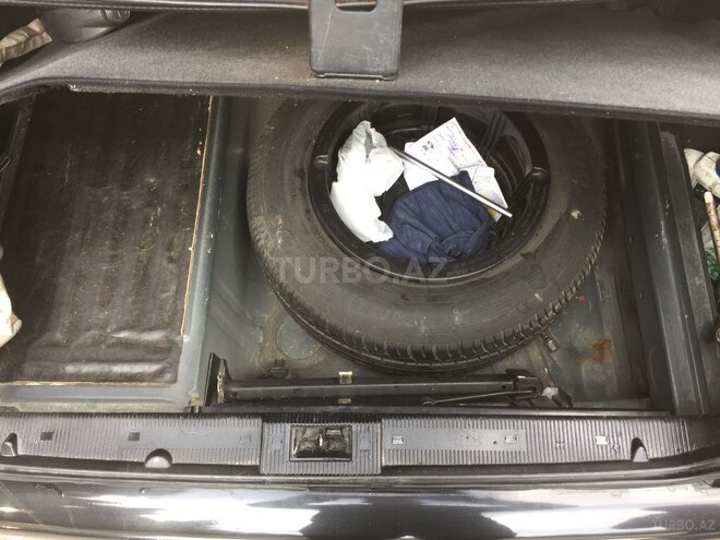 Mercedes E 240 1999, 319,000 km - 2.4 l - Sumqayıt