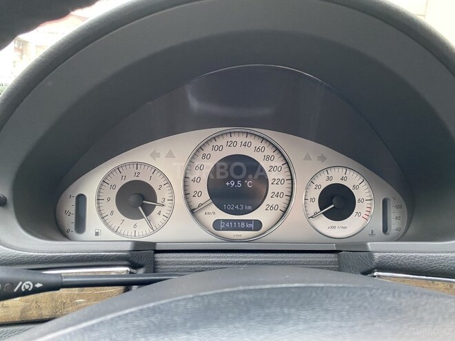 Mercedes E 240 2002, 241,118 km - 2.4 л - Bakı