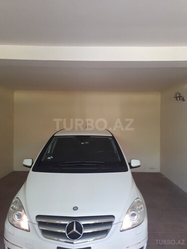 Mercedes B 170 2012, 69,000 km - 1.7 l - Qazax