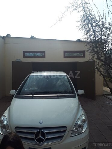 Mercedes B 170 2012, 69,000 km - 1.7 l - Qazax
