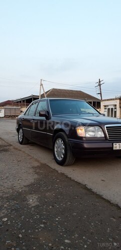 Mercedes E 220 1993, 505,324 km - 2.2 l - Şirvan