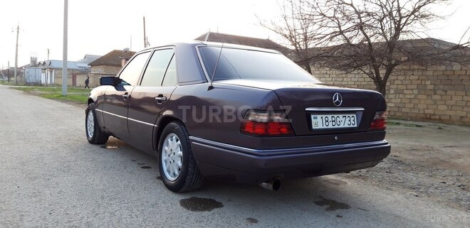 Mercedes E 220 1993, 505,324 km - 2.2 l - Şirvan
