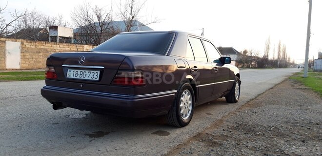 Mercedes E 220 1993, 505,324 km - 2.2 l - Şirvan